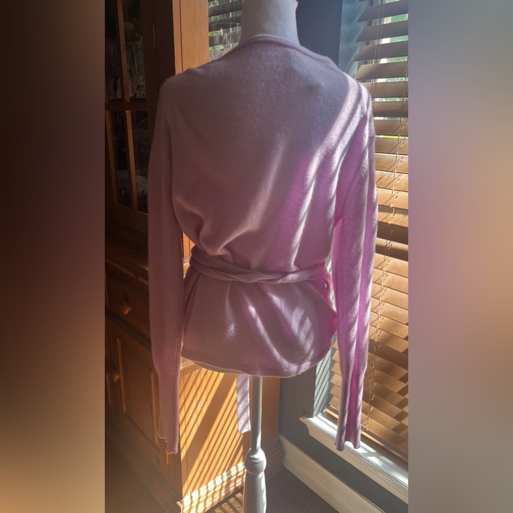 360 CASHMERE Label Pink Cashmere Sweater - Picture 2 of 8